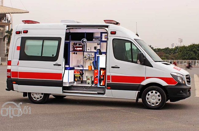 Xe cứu thương Mercedes Sprinter Ambulance nhập khẩu 2