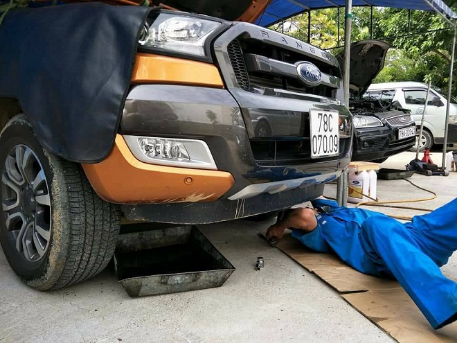 Sửa chữa khung gầm ô tô Ford 2