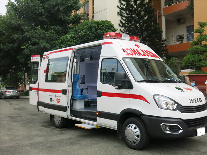 Iveco Daily cứu thương: giá xe cùng trang thiết bị y tế 10