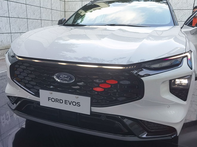Ford Evos mẫu SUV lai Coupe hoàn toàn mới 2
