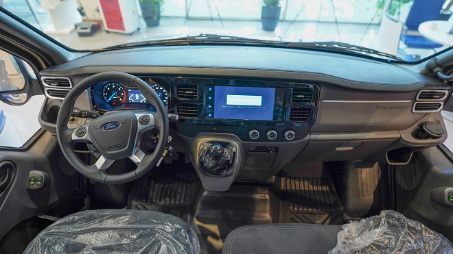 Ford Transit 2022 giá bán và những điểm nổi bật 3