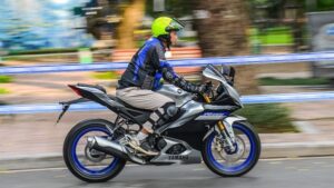 Đánh giá nhanh Yamaha R15 mới ra mắt