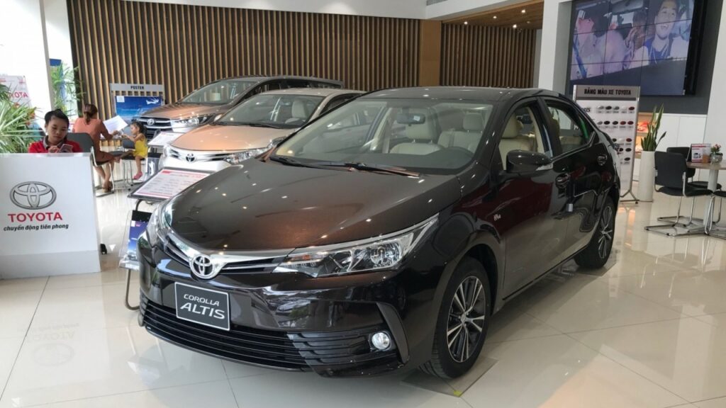 Toyota hỗ trợ 50% phí trước bạ khi mua Corolla Altis, Fortuner và Innova