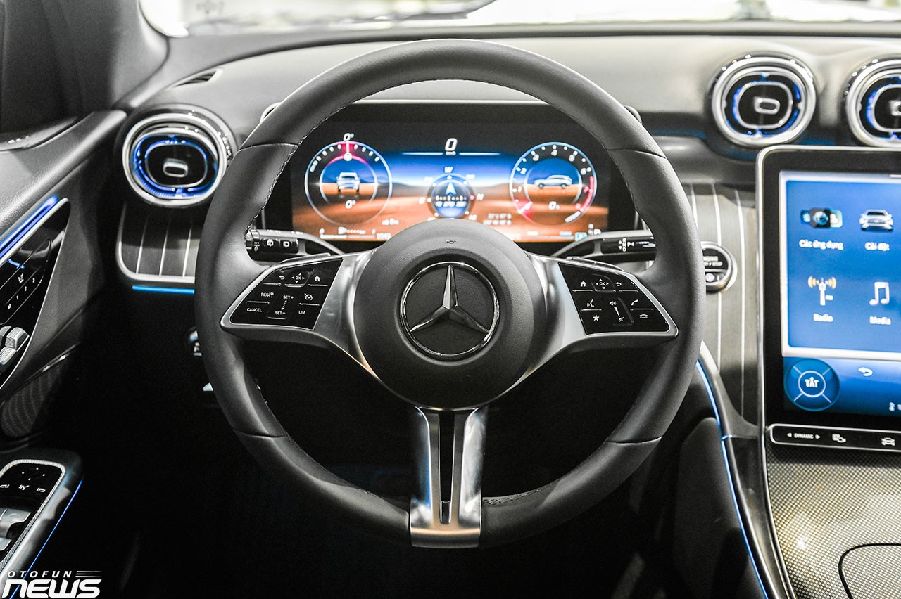 Hình chi tiết Mercedes-Benz GLC200 giá 2,3 tỷ đồng tại Hà Nội