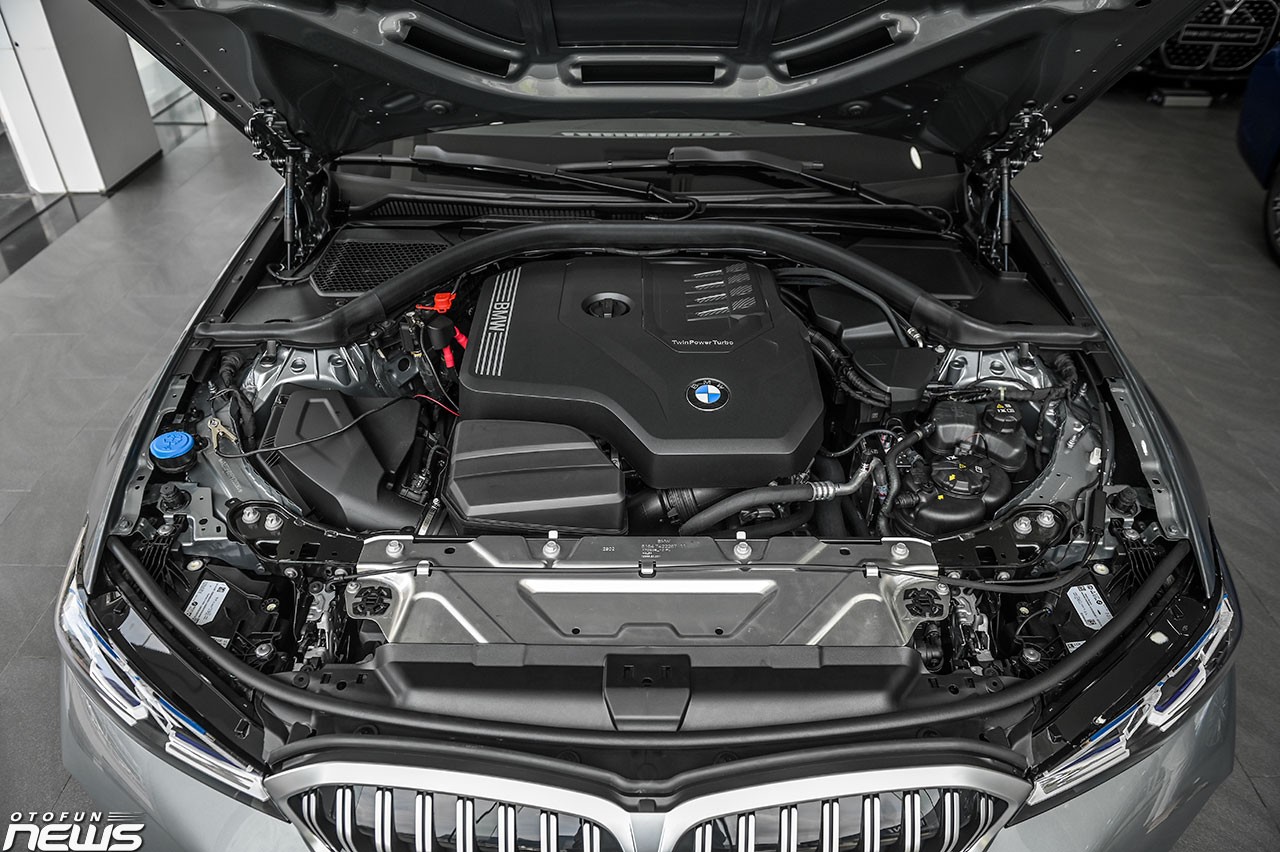 Cận cảnh BMW 330i M-Sport lắp ráp giá 1,879 tỷ đồng