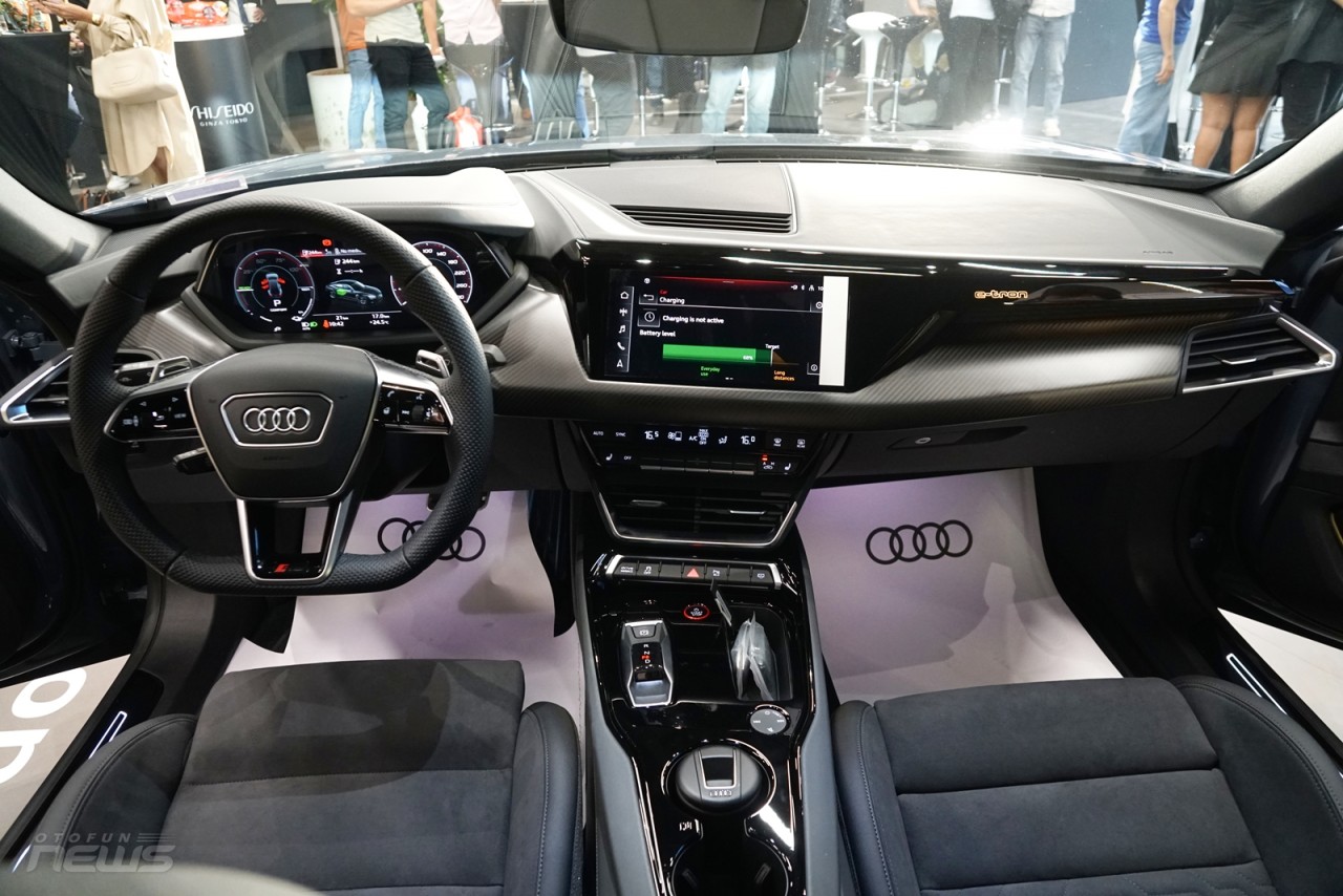 Cận cảnh xe thể thao điện Audi RS e-tron GT, giá 5,9 tỷ đồng
