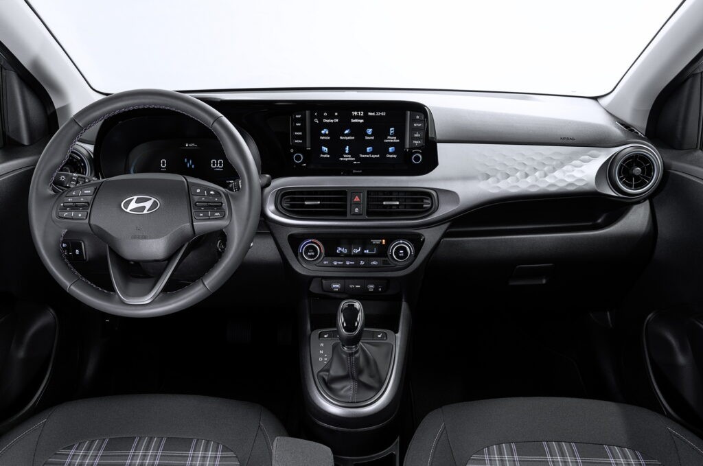 Cận cảnh Hyundai Grand i10 2023 vừa được ra mắt