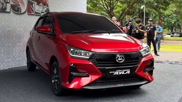 Daihatsu Ayla 2023 “anh em song sinh” với Toyota Wigo chính thức ra mắt
