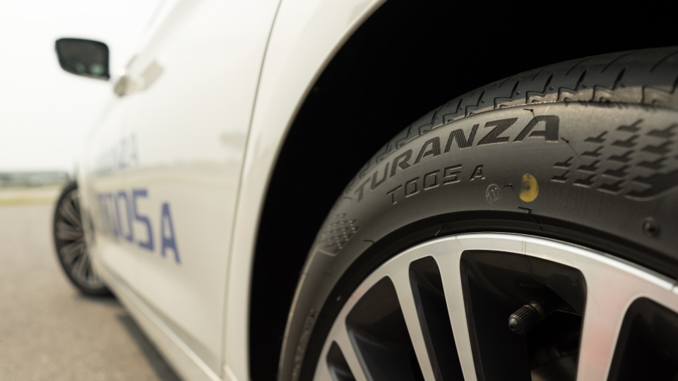 Lốp Bridgestone Turanza T005A định nghĩa lại khái niệm êm ái