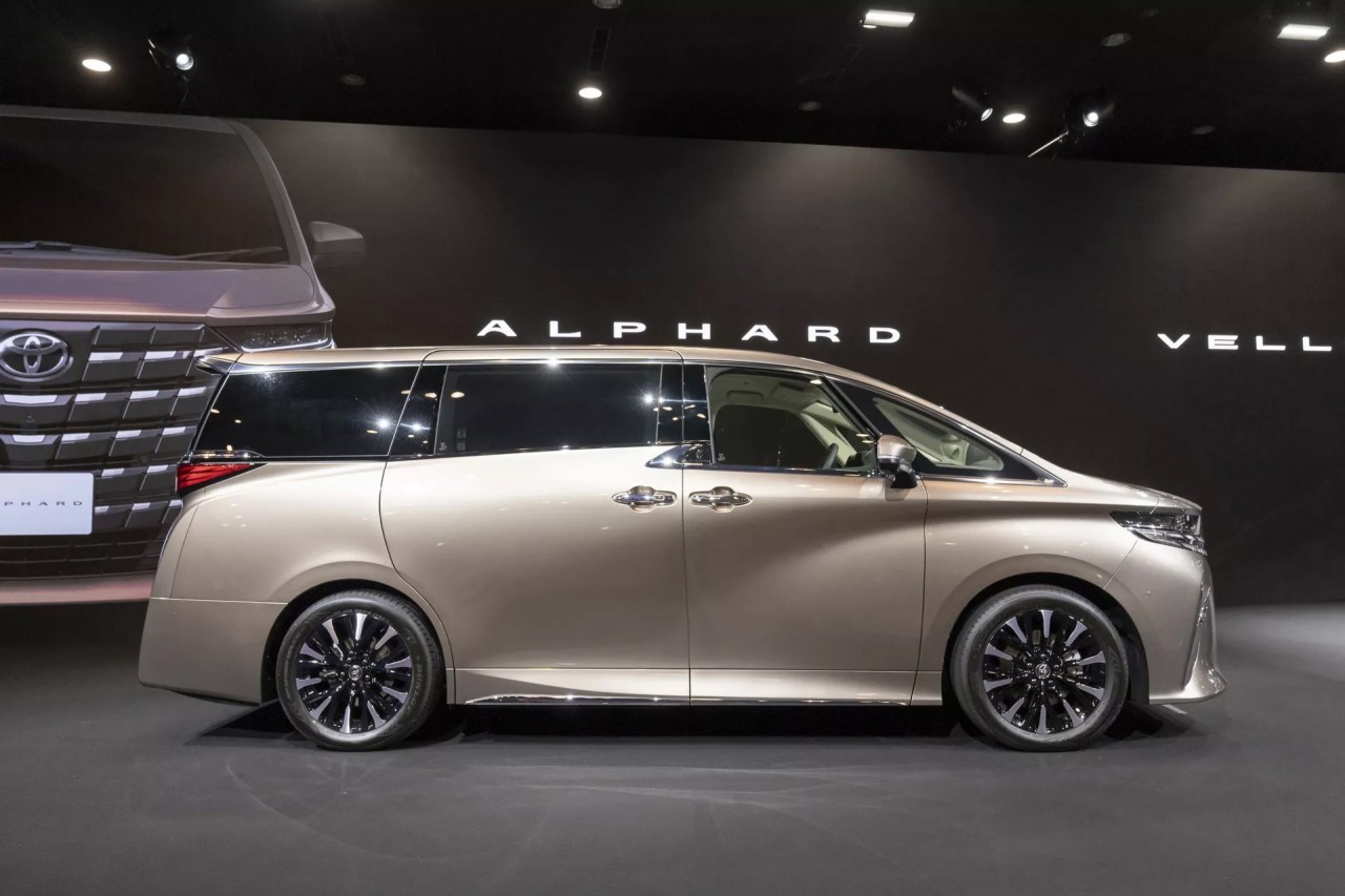 Toyota Alphard 2024 ra mắt