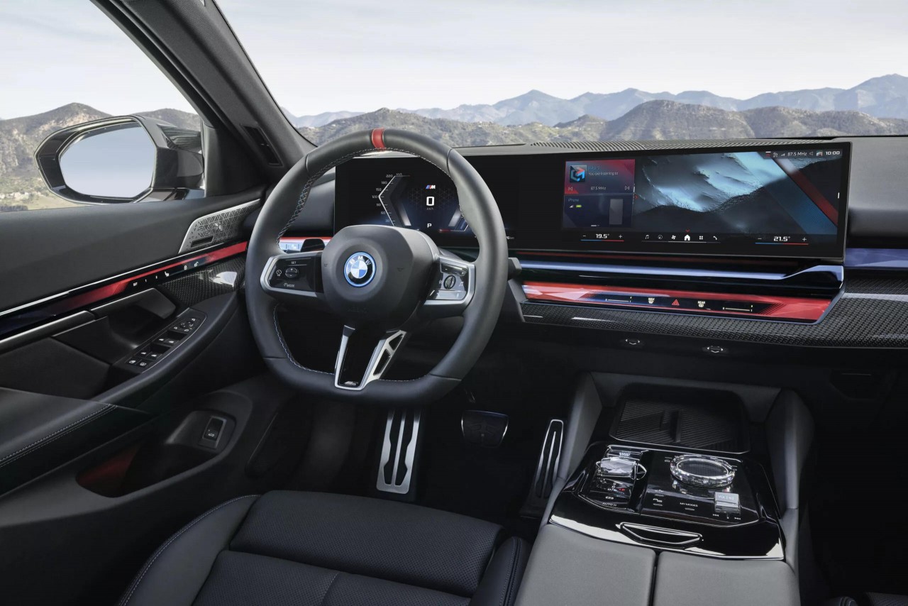 BMW 5-Series 2024: Đột phá về công nghệ