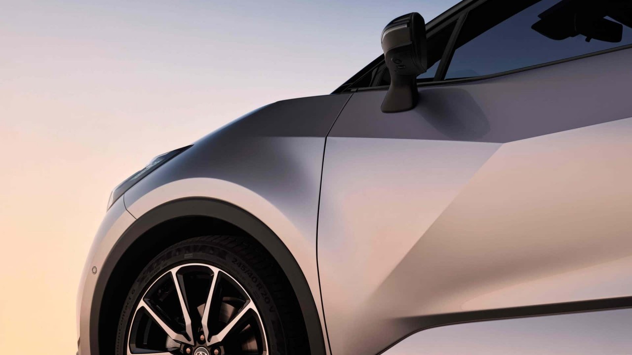 Toyota C HR thế hệ mới ra mắt tại châu Âu