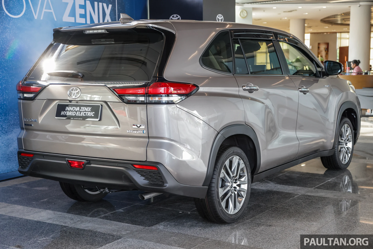 Toyota Innova 2023 giá từ 830 triệu đồng tại Malaysia