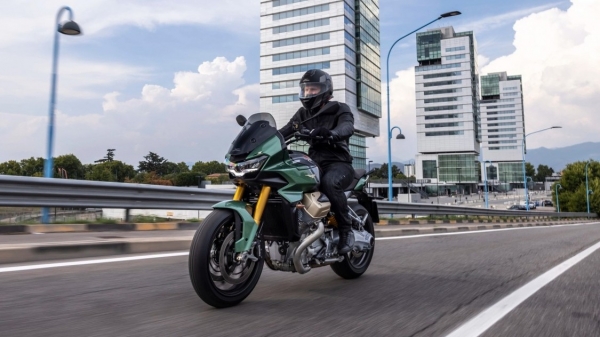 Moto Guzzi V100 Mandello với tính năng “không đụng hàng” sắp có mặt tại Việt Nam